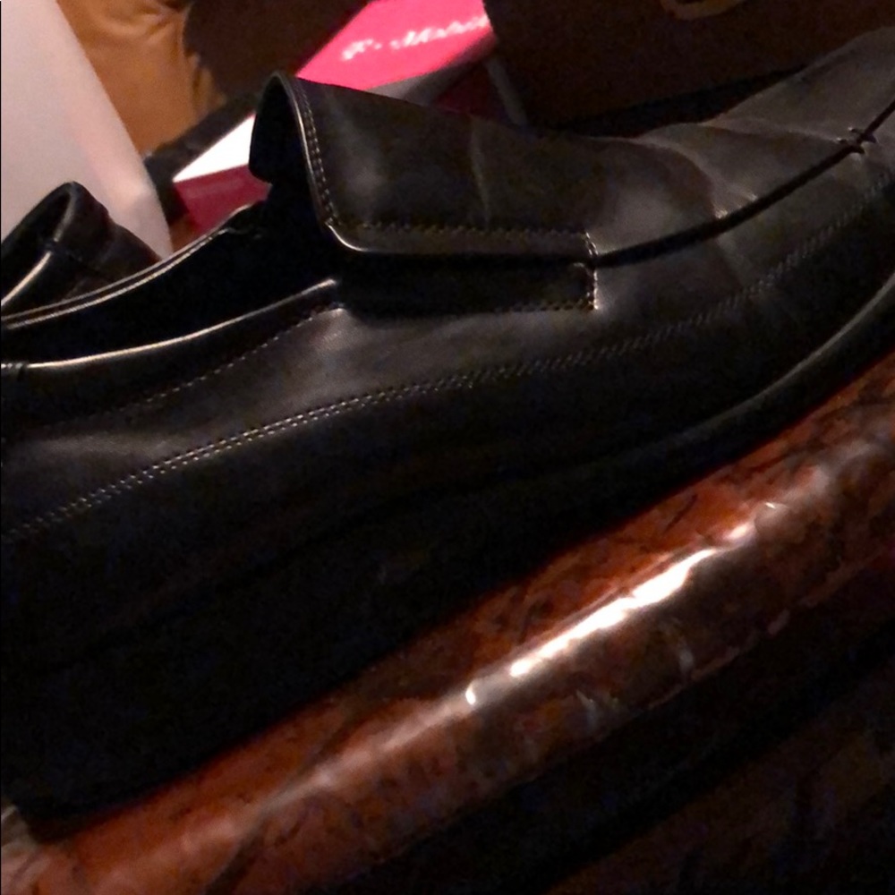 Kenneth Cole dress shoes